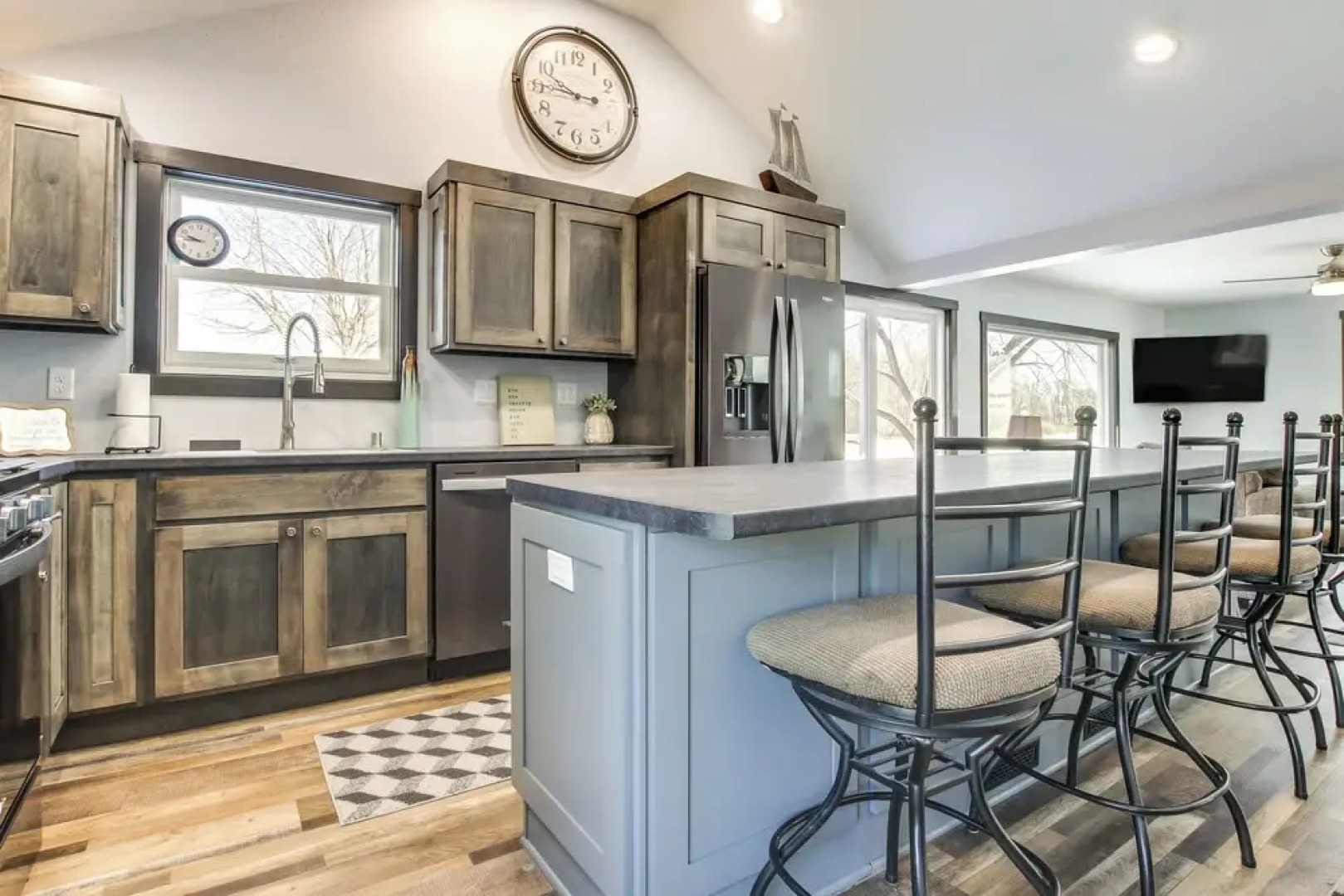 Boat Dock: Riverfront Oconto Home!