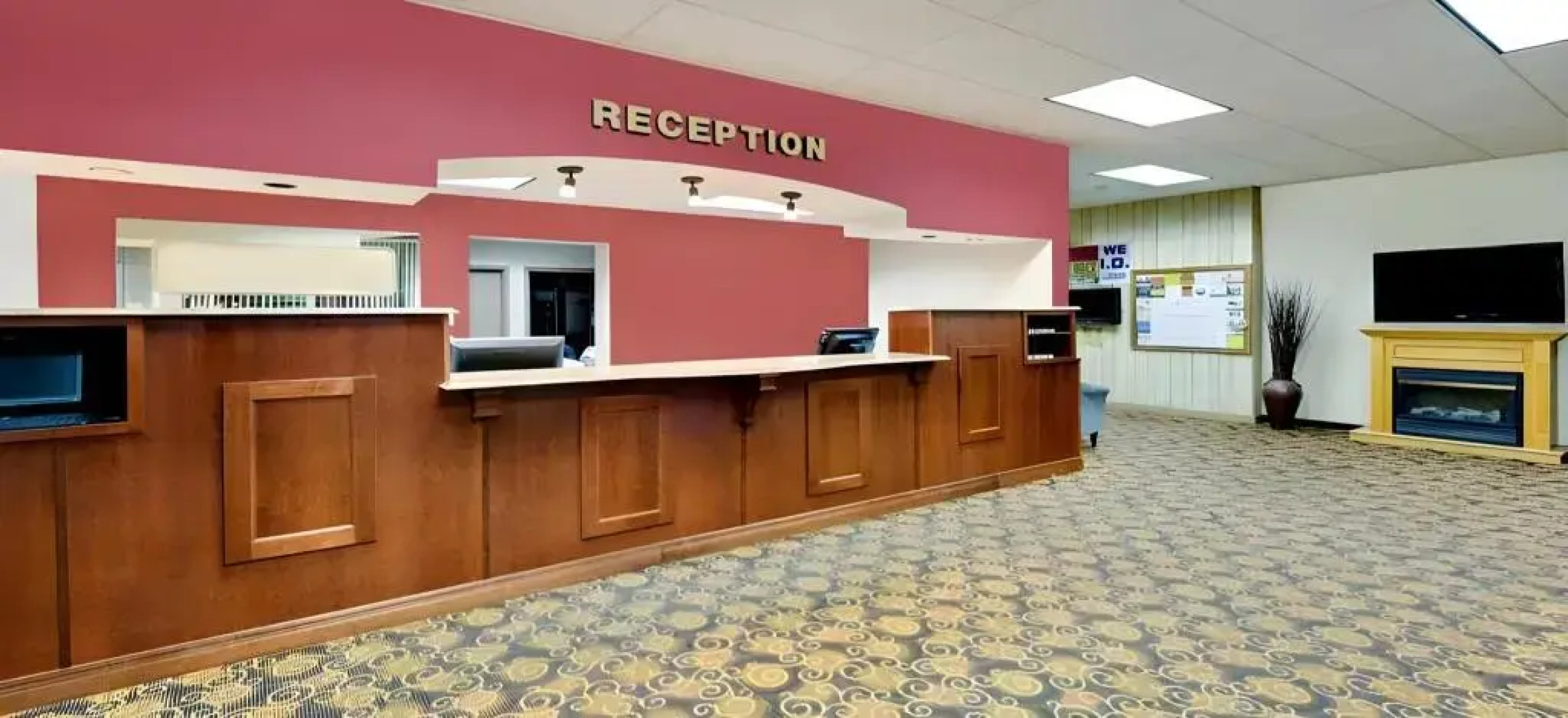 Norwood Inn and Suites Worthington