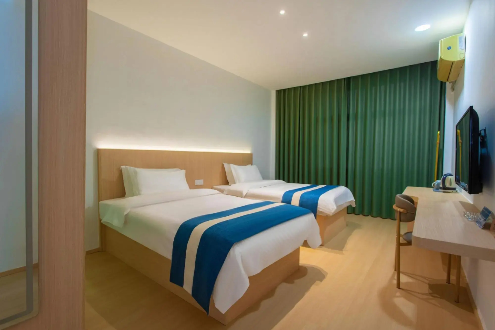 Yancheng Yuedu City Hotel (Tiandihe Shop)
