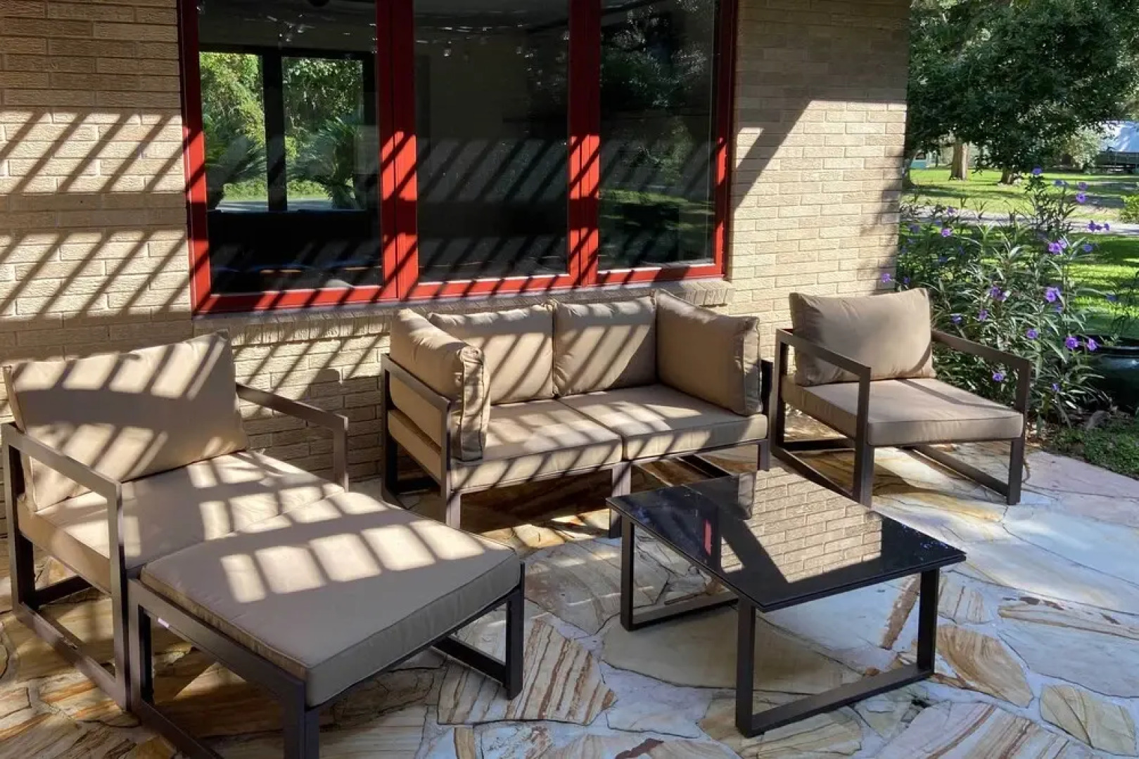 Mid-century Dream Home < Half-mile to Beach!