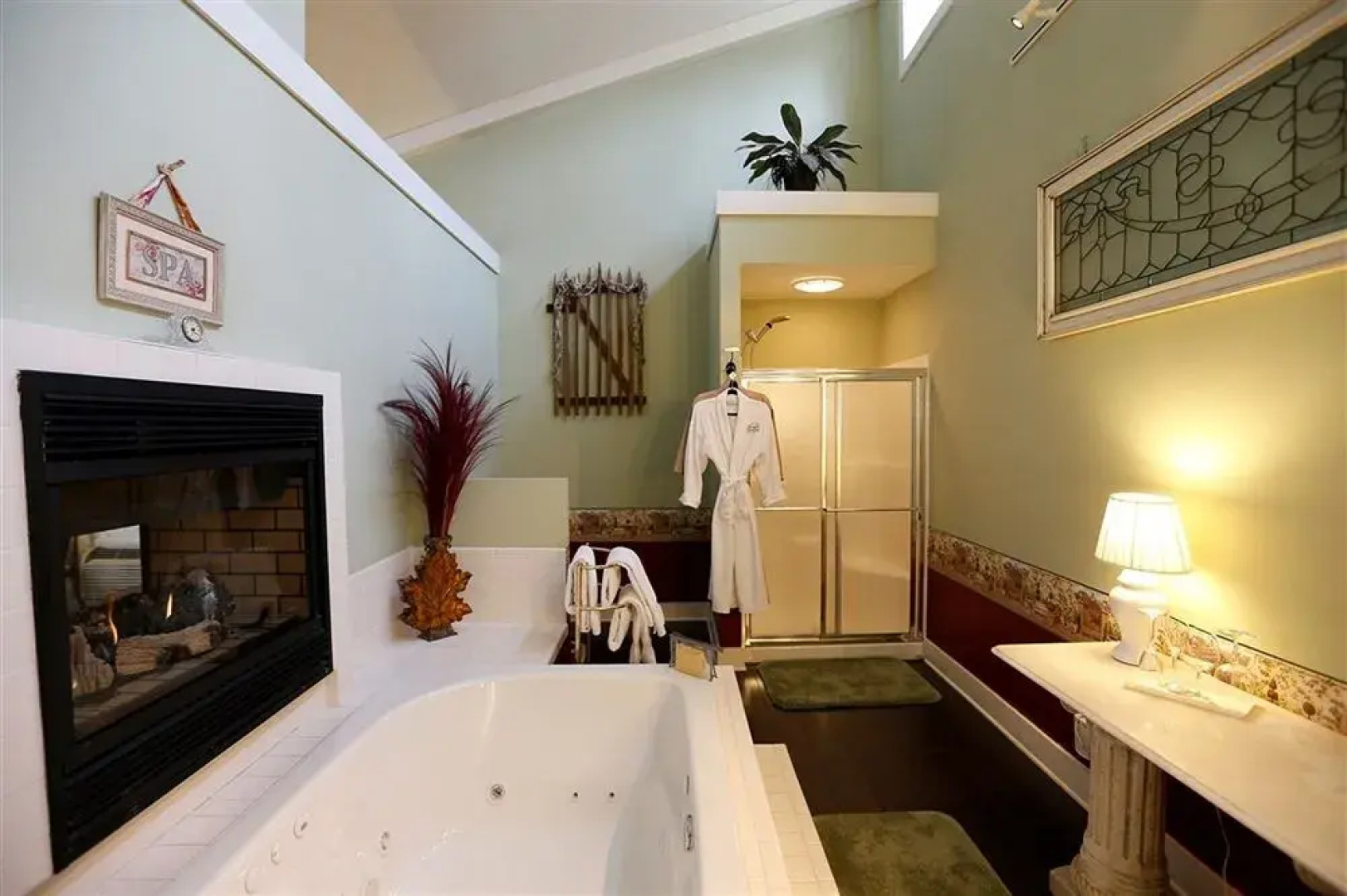 By the Side of the Road Inn & Cottages