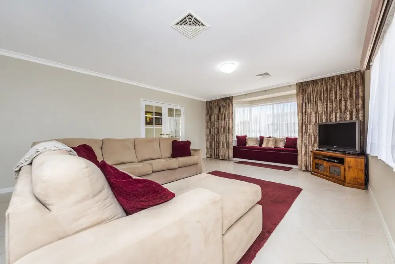 The Oversea'r - Luxury at its Best