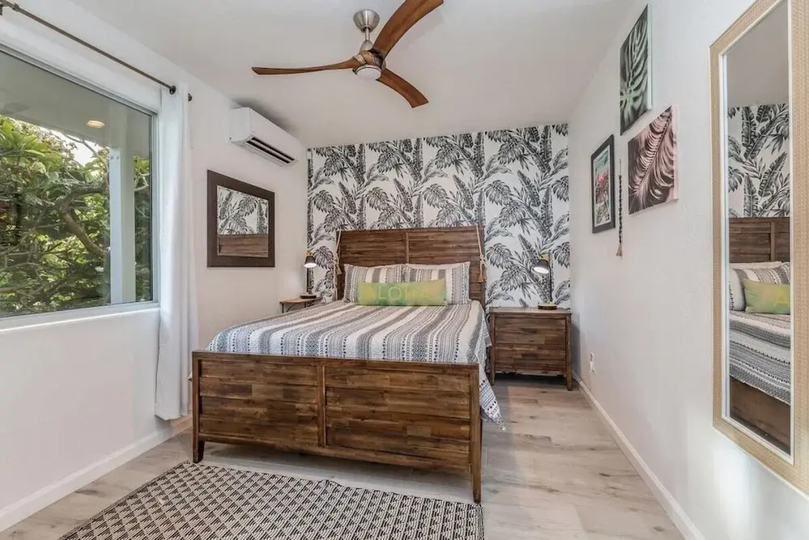 Bond House 4 Bedroom Home by RedAwning