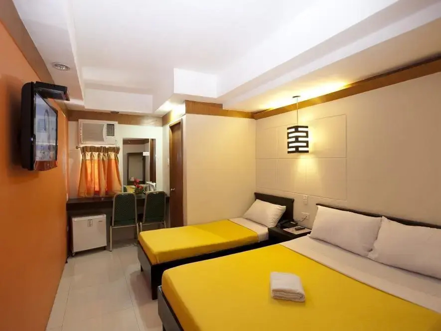 Valleyfront Hotel