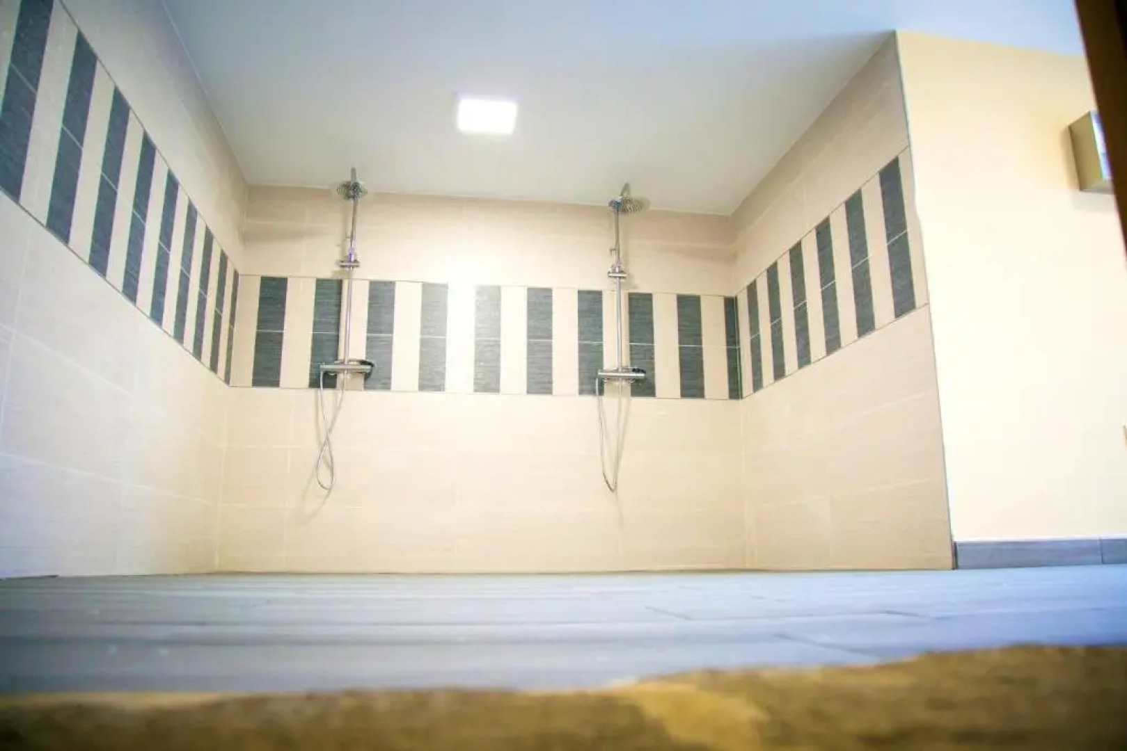 House with 4 bedrooms in Cuntis with wonderful mountain view private pool enclosed garden 18 km from the beach