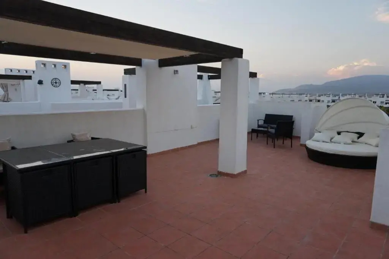 2 bed apartment on Condado De Alhama with roof solarium N5