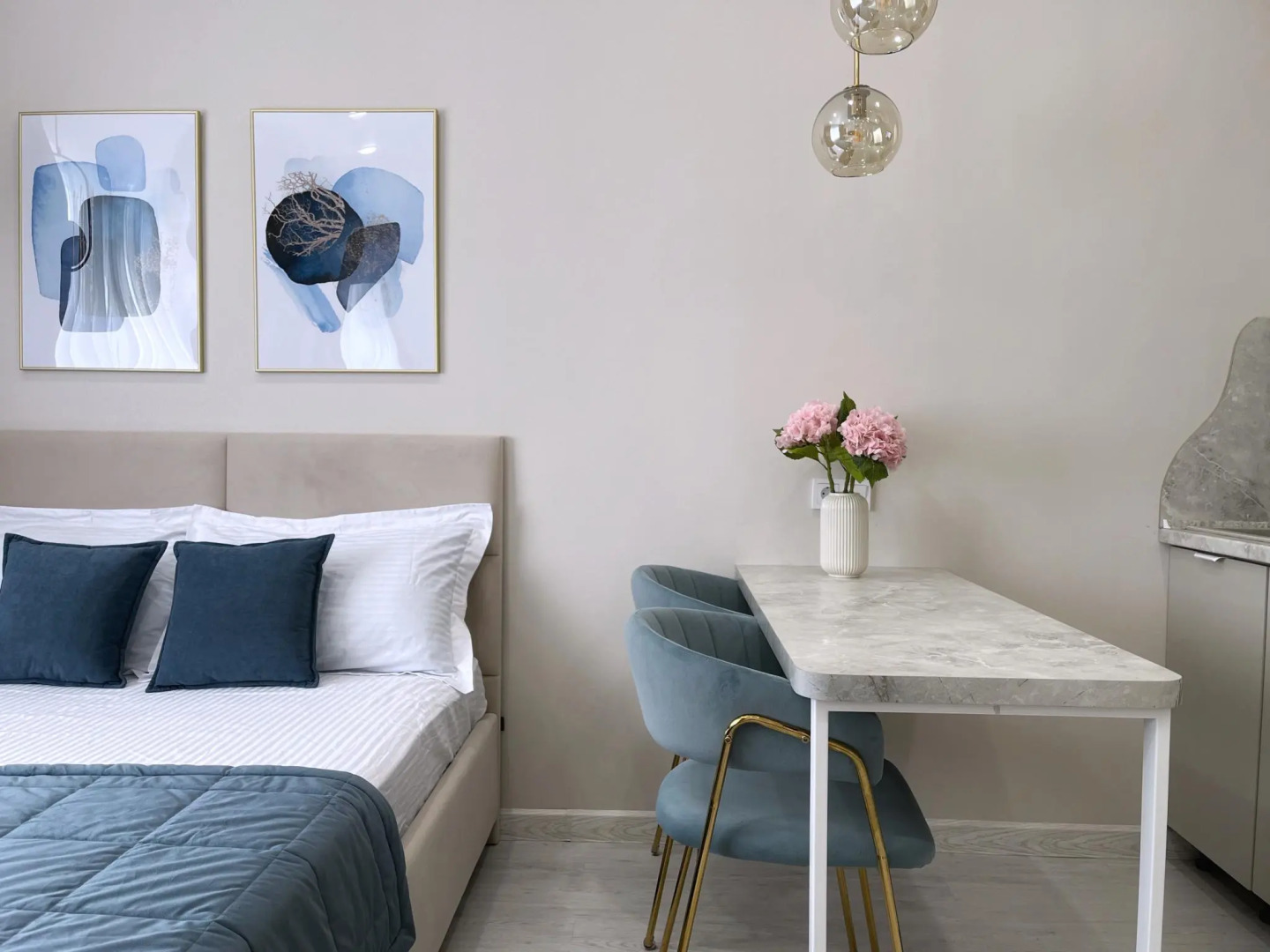 STATUS (Статус) на улице Степана Повха