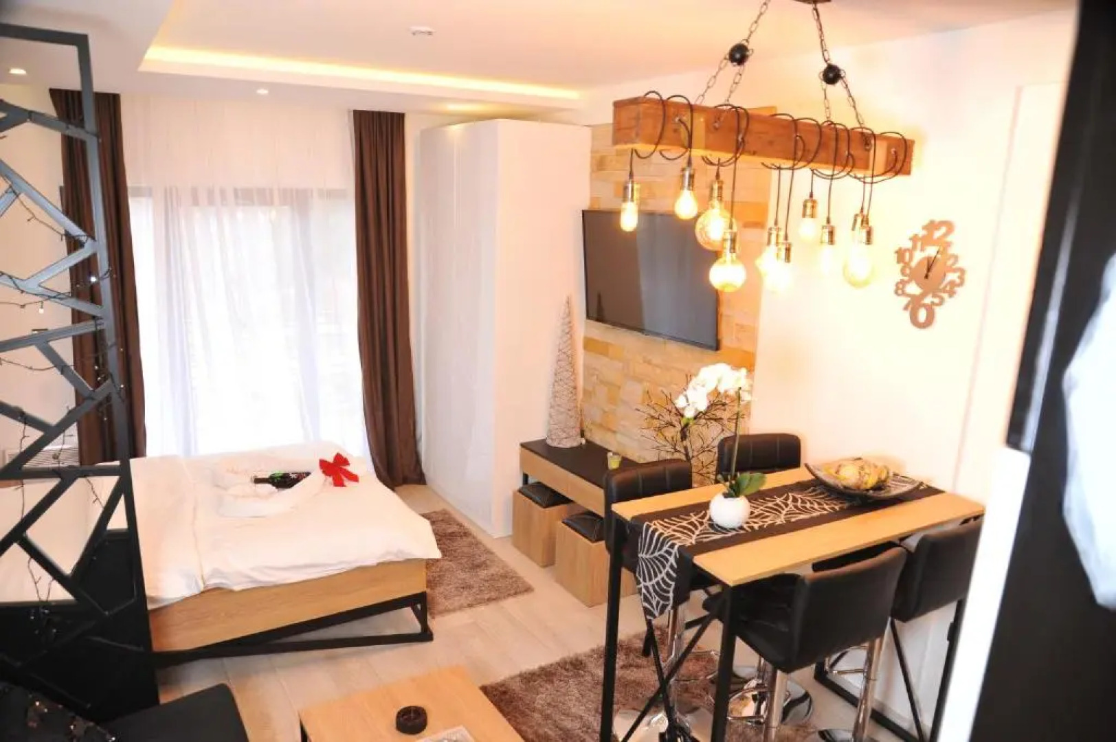 Milmari boutique, S3 lux