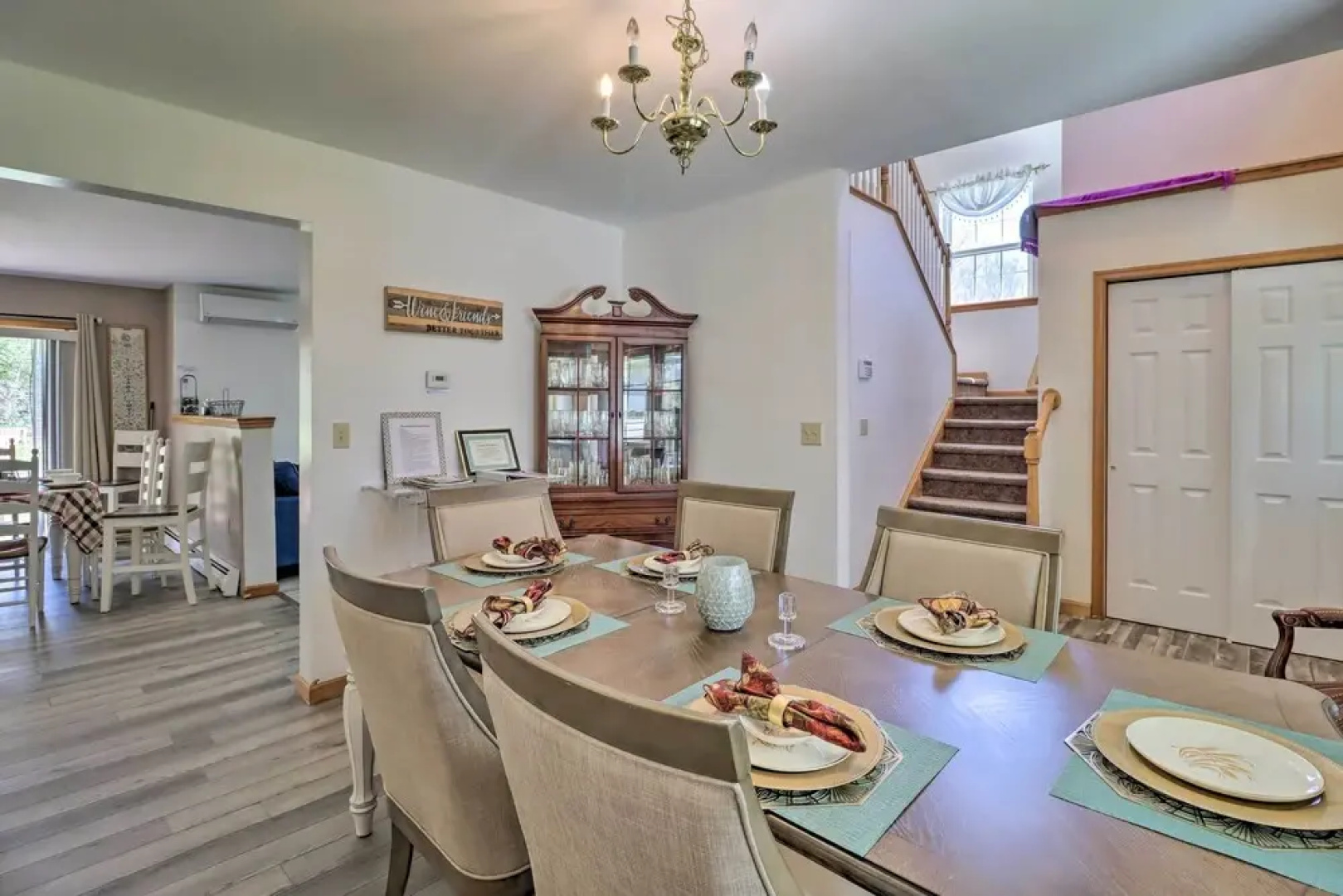 Colonial House in Quiet Area Near Camelback Resort