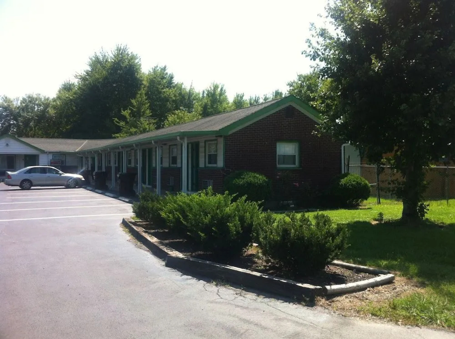Green Crest Motel