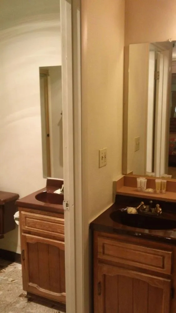 Bonnie Springs Ranch Motel