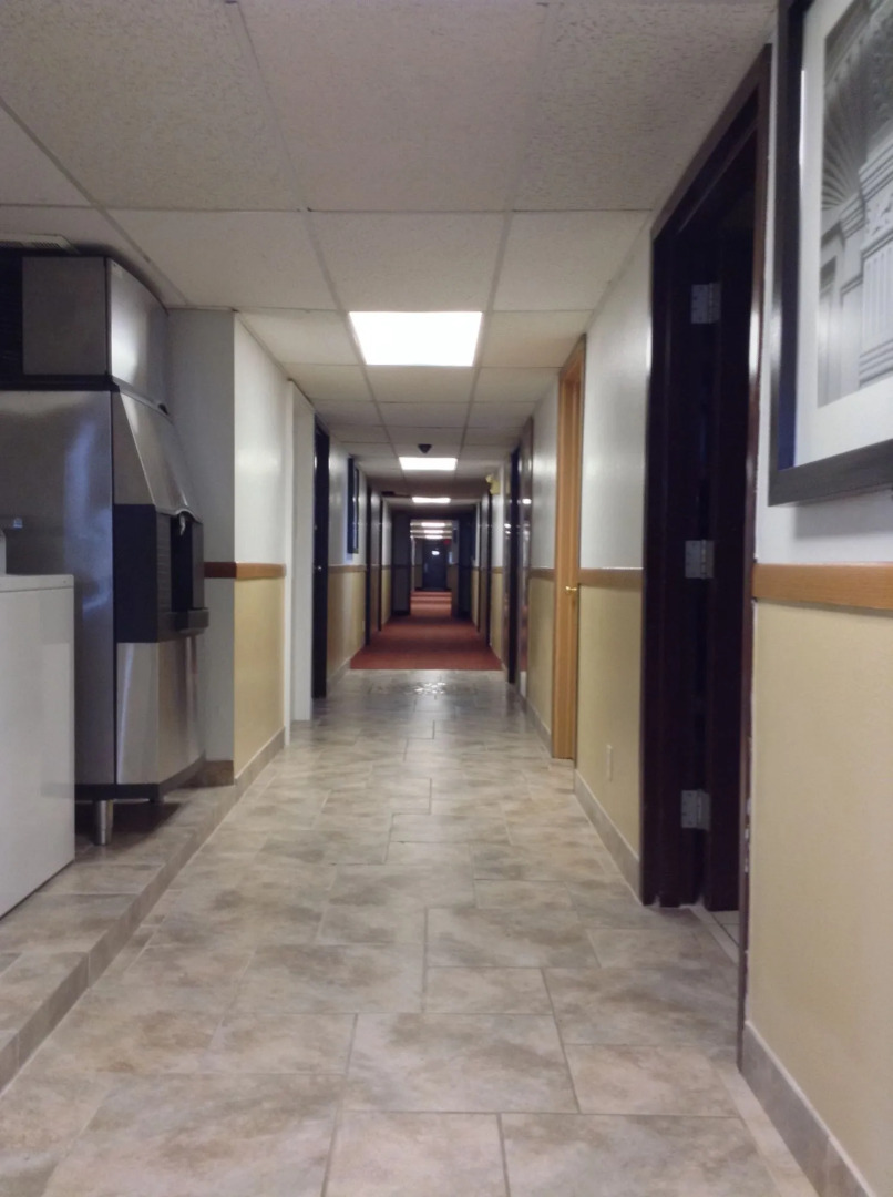 Western Inn & Suites