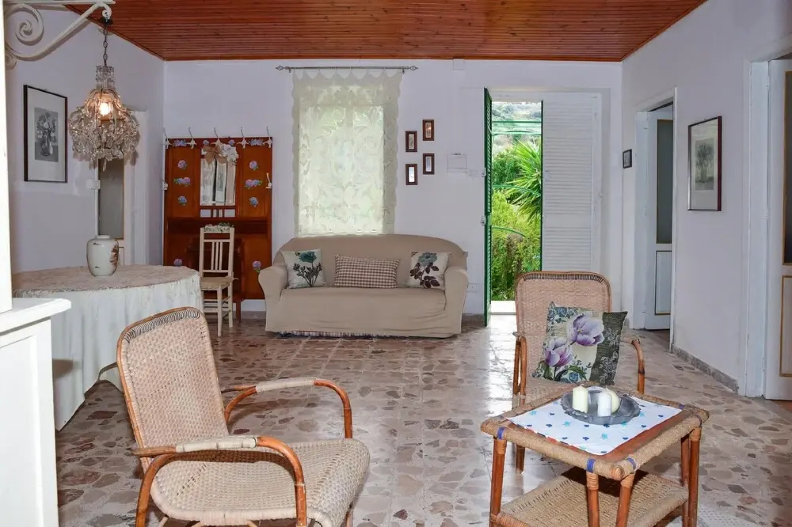 Easy Welcome Salvia - Cartolari County Apartments