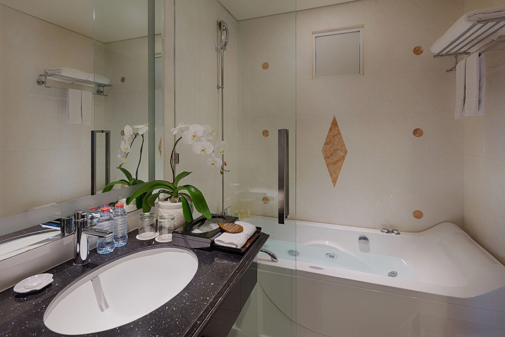 Grand Silverland Hotel & Spa