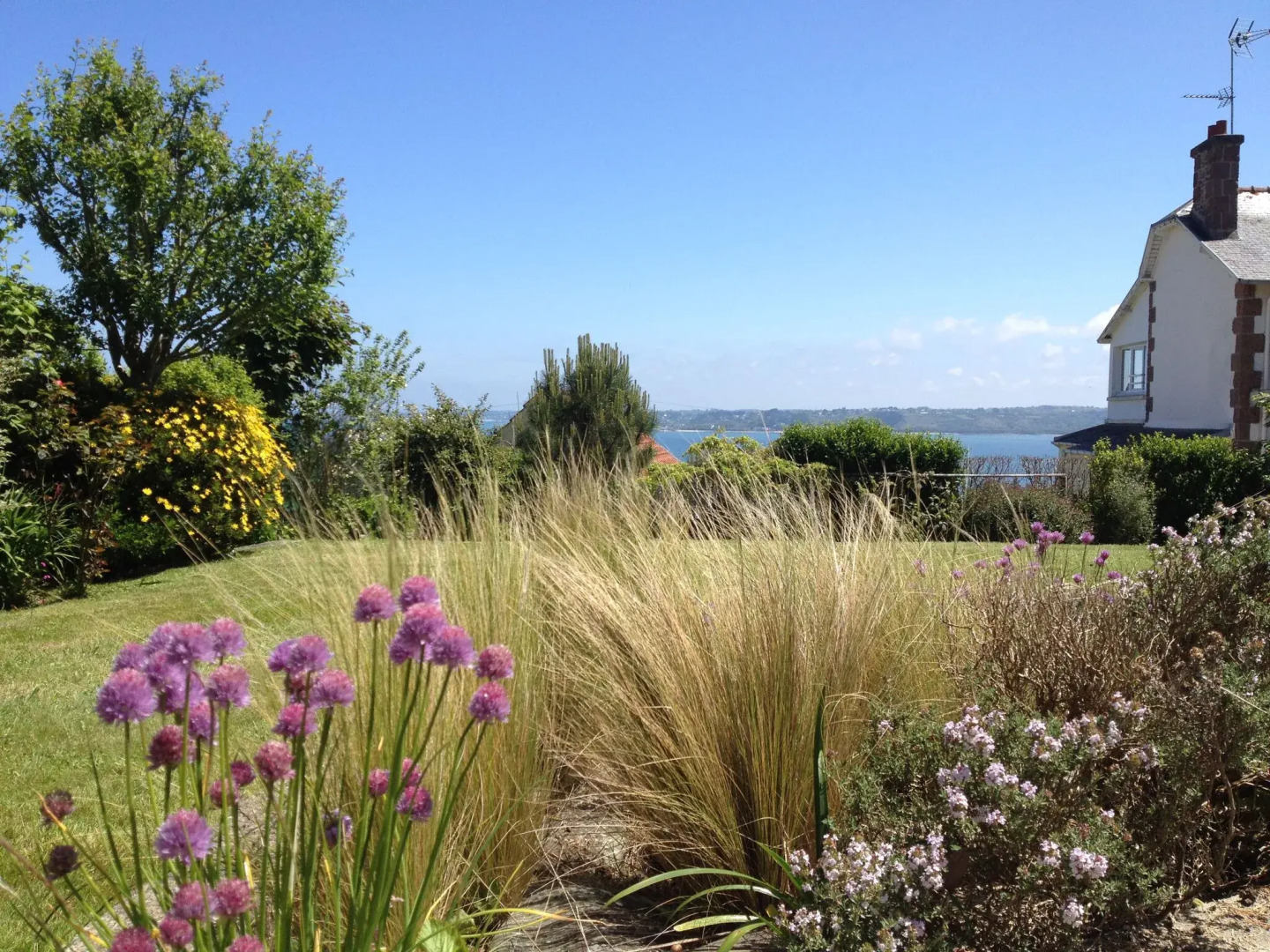 Comfortable Holiday Home With Fantastic sea View