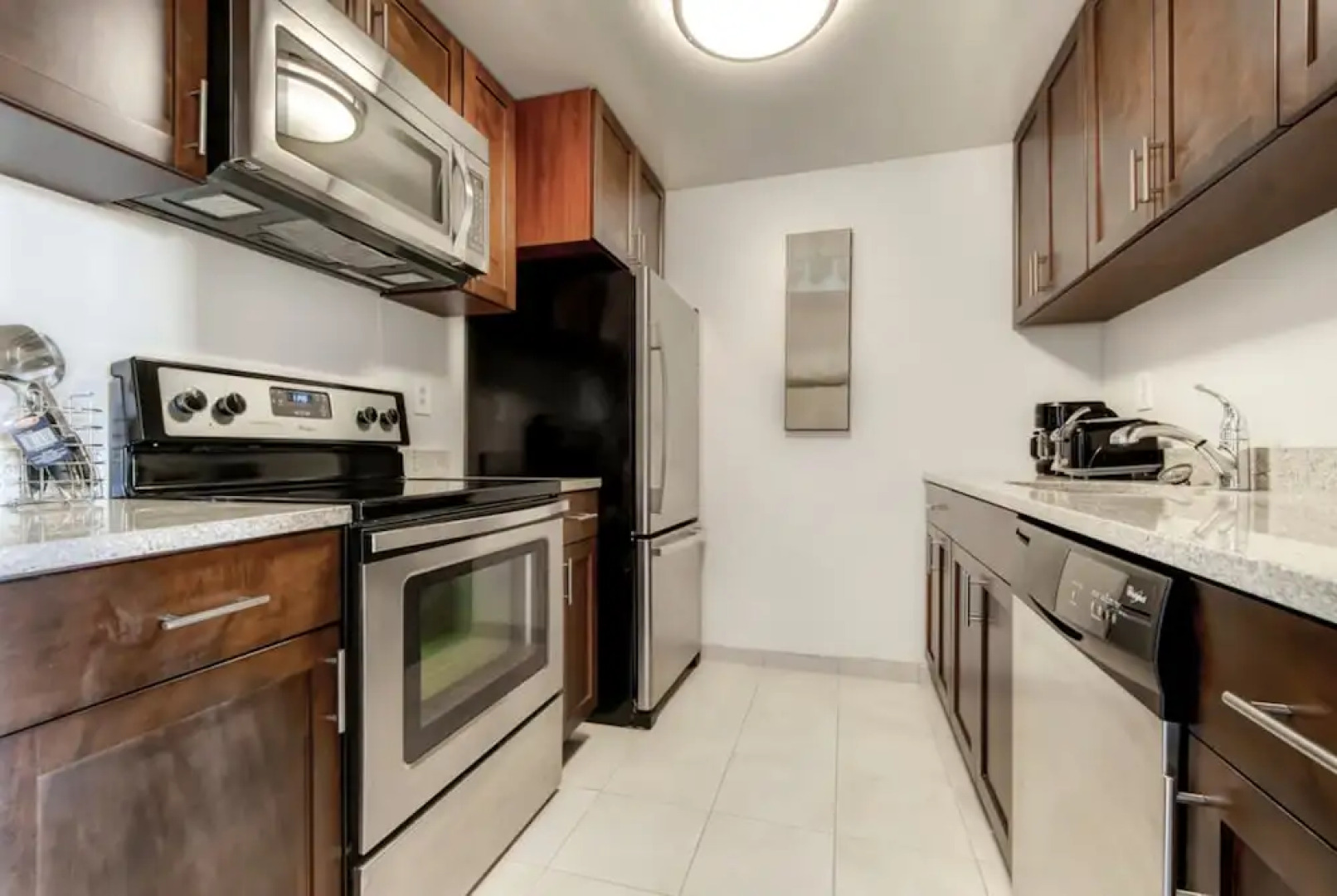 Global Luxury Suites at Commodore Drive