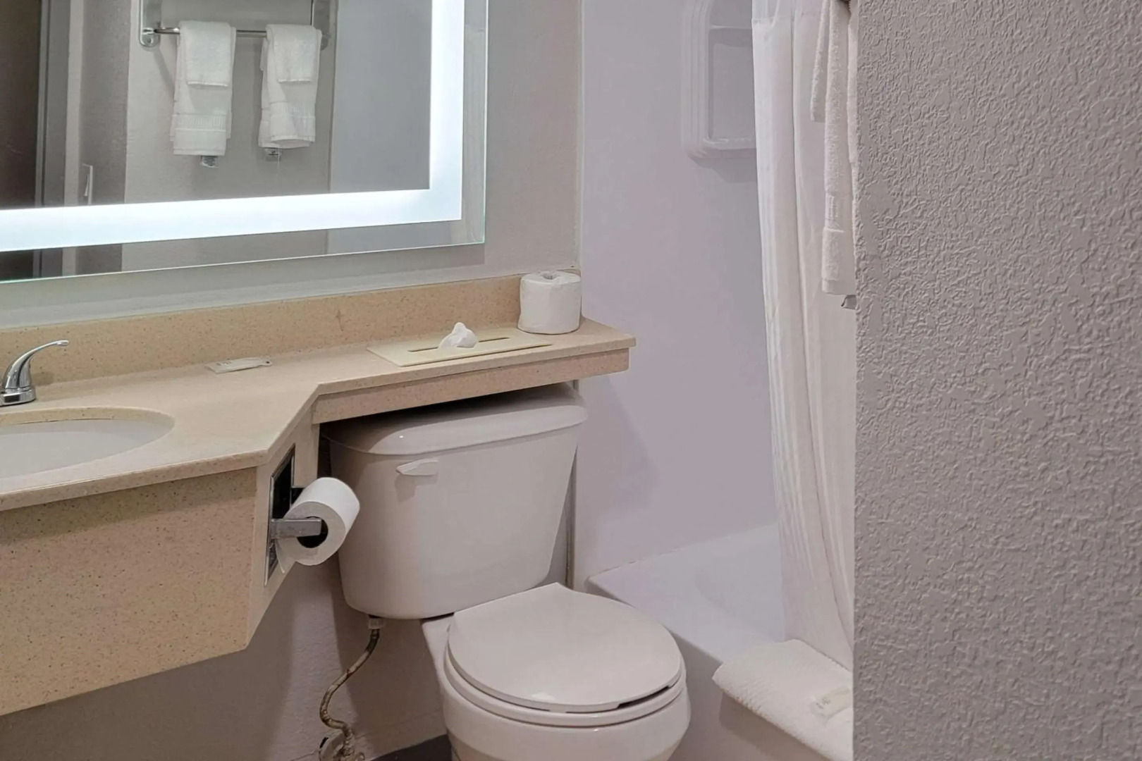 Clarion Inn & Suites and Convention Center