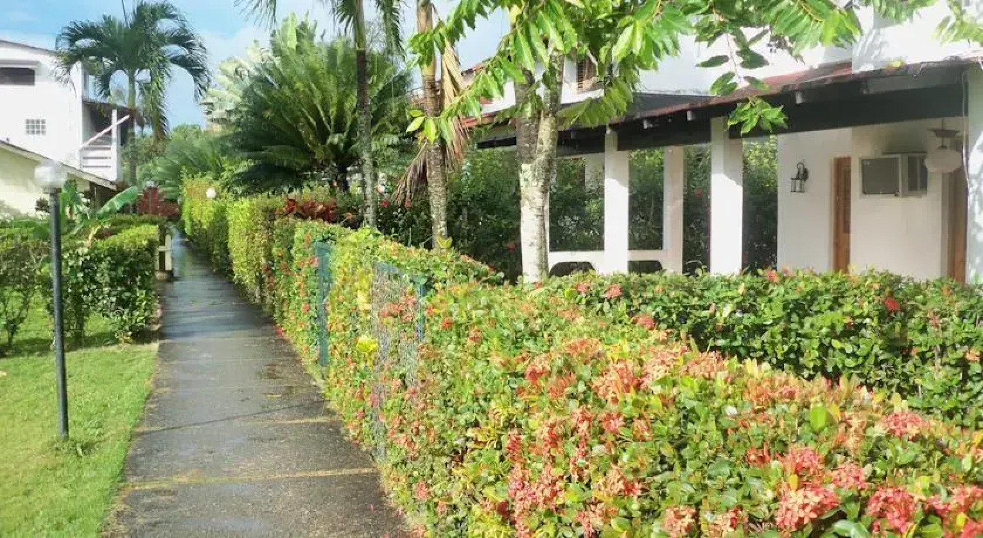 Las Pasqualas Beach Resort