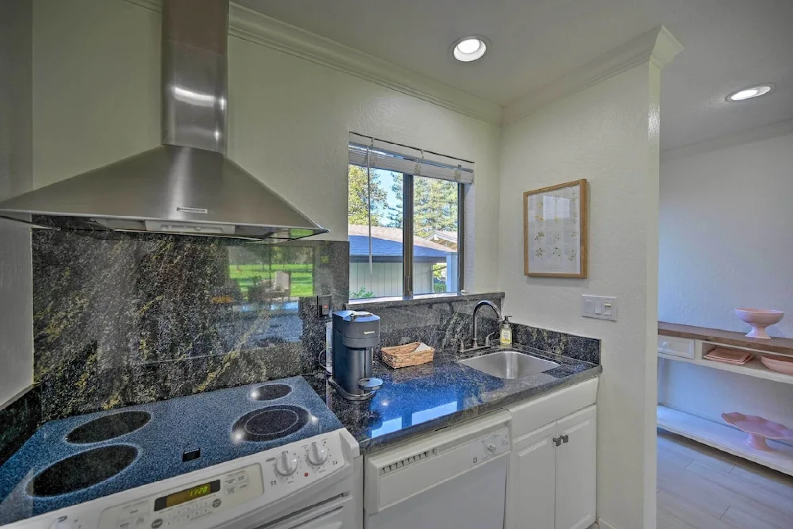 Bright & Airy Napa Condo W/patio on Golf Course!