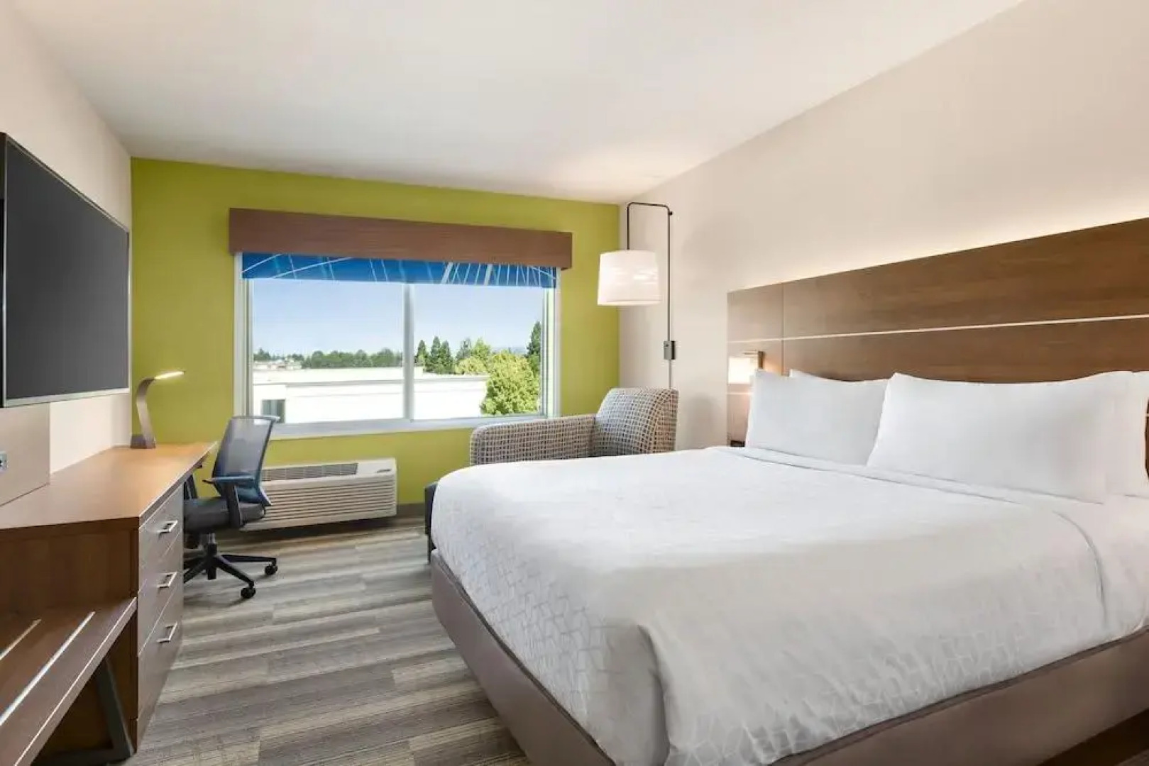 Holiday Inn Express and Suites Ukiah by IHG