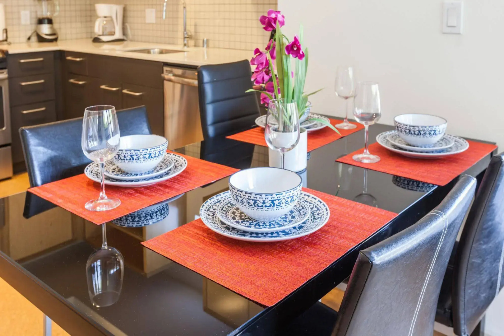 Heaven on Washington Furnished Apartments