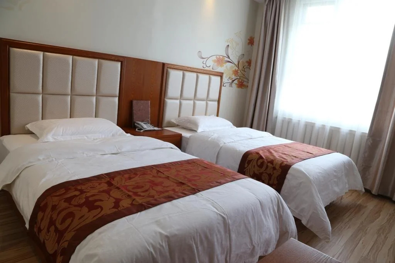 Golden Moon Business Hotel