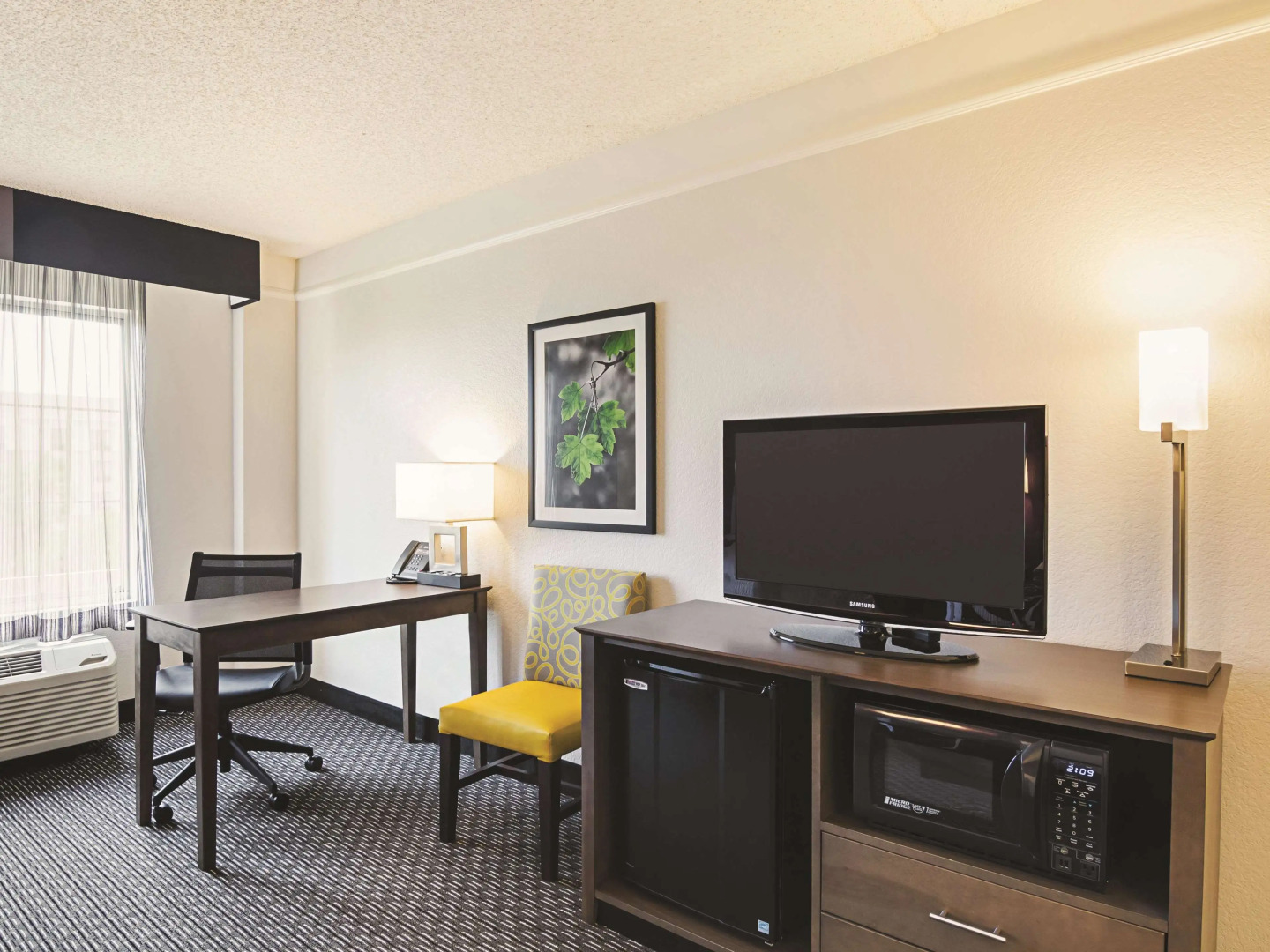 La Quinta Inn & Suites by Wyndham Denver Airport DIA