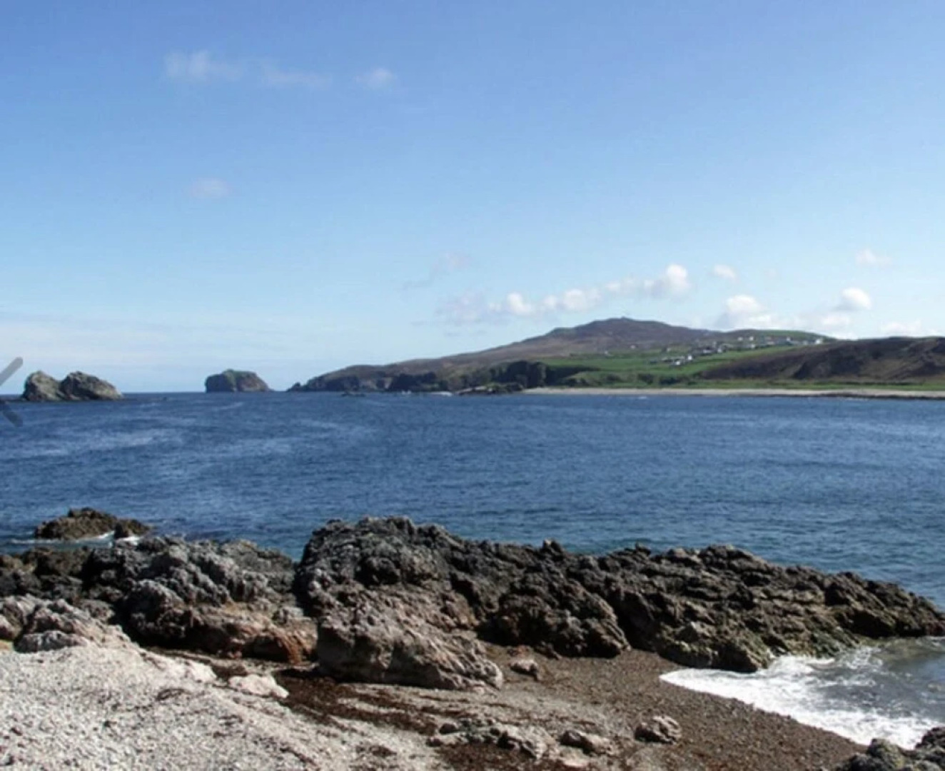 3-bed House in Clonmany With Panoramic Hillside Se