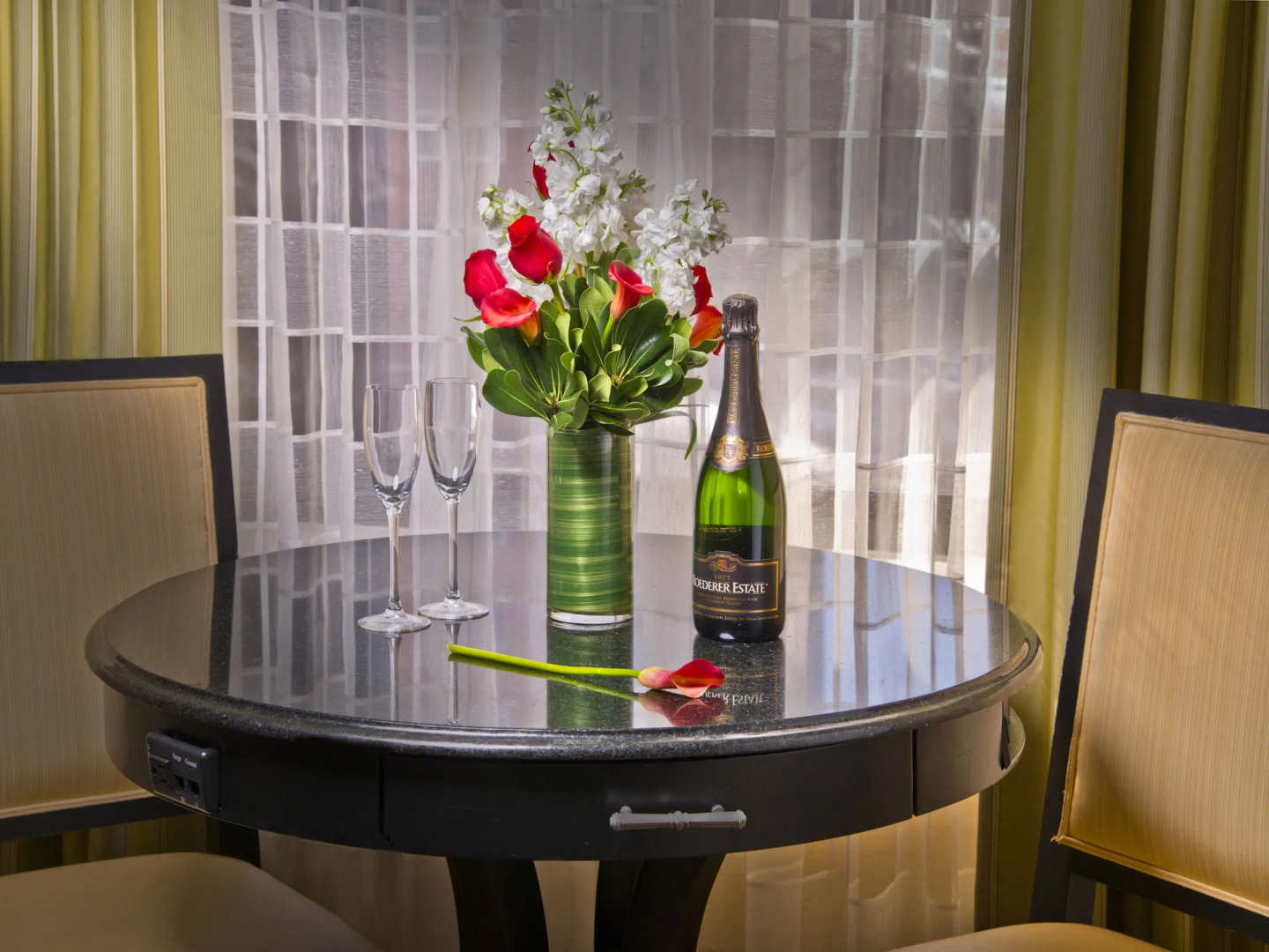 The Raphael Hotel, Autograph Collection