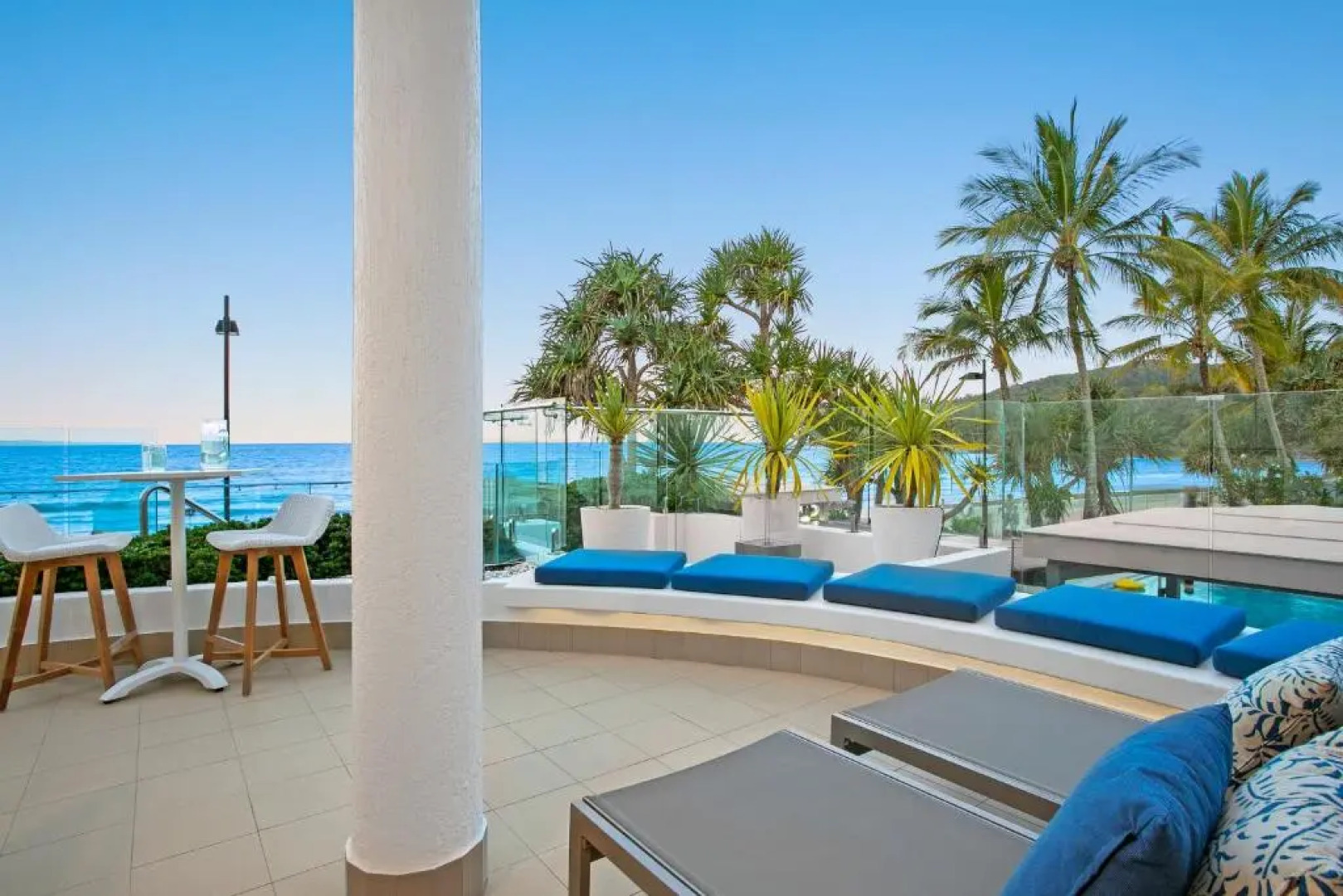 Beachfront Luxury, Hastings Street