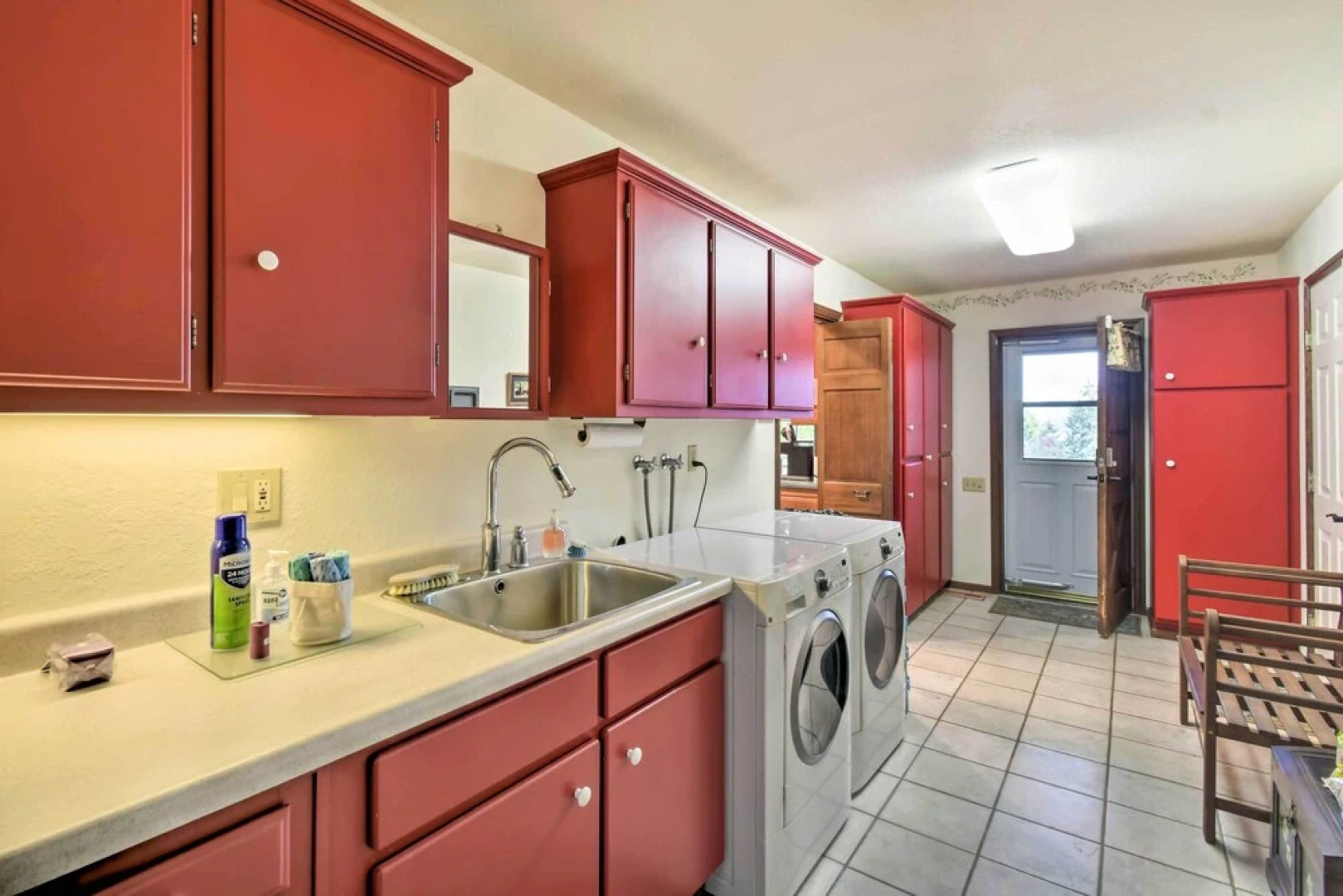 Hoodsport Home on 7 Wooded Acres w/ Hot Tub!