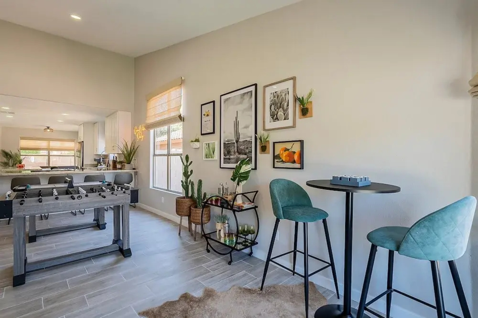 Dos Palmas - Gilbert Poolside Retreat