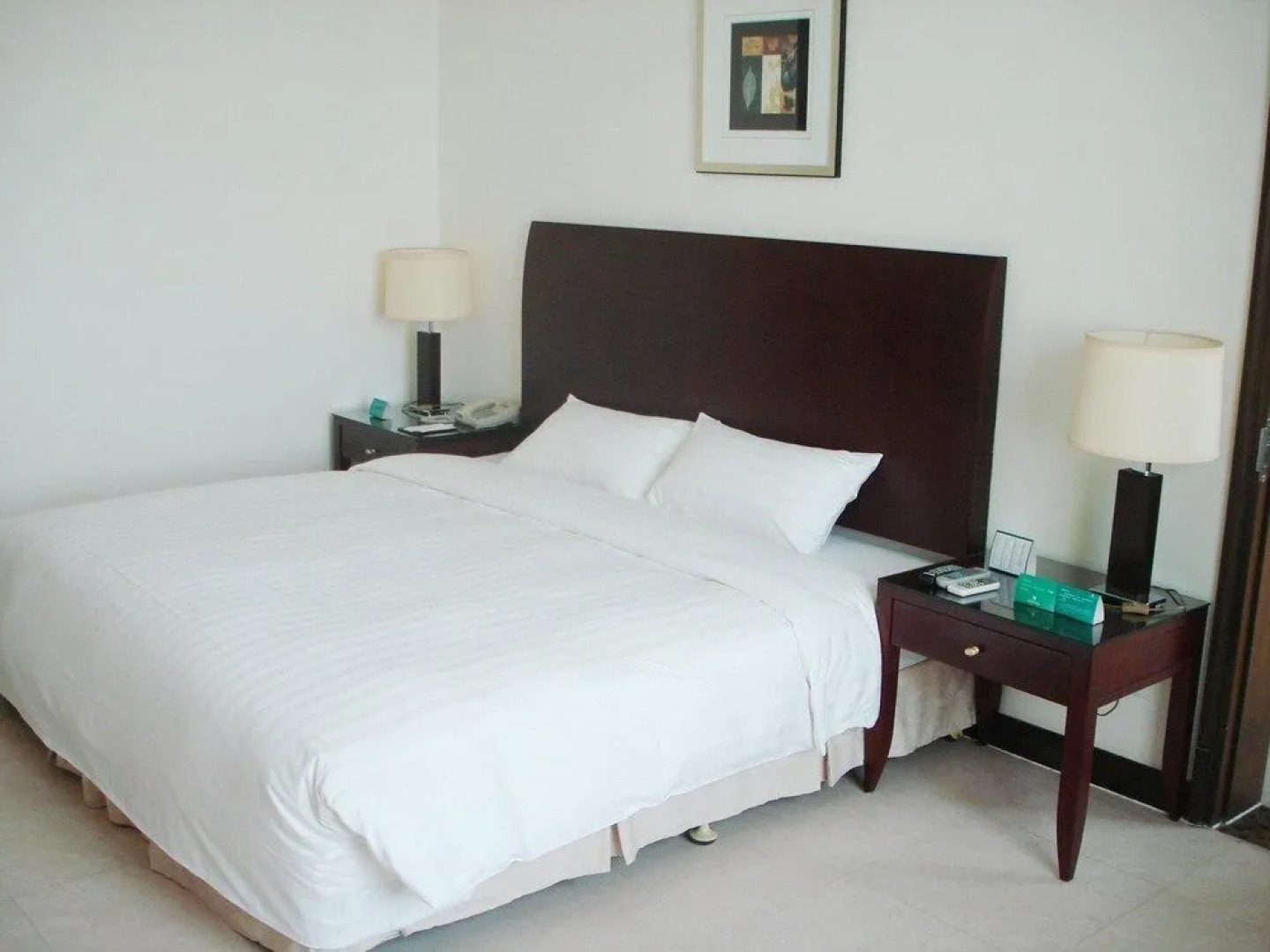 Clifford Golden Lake Hotel