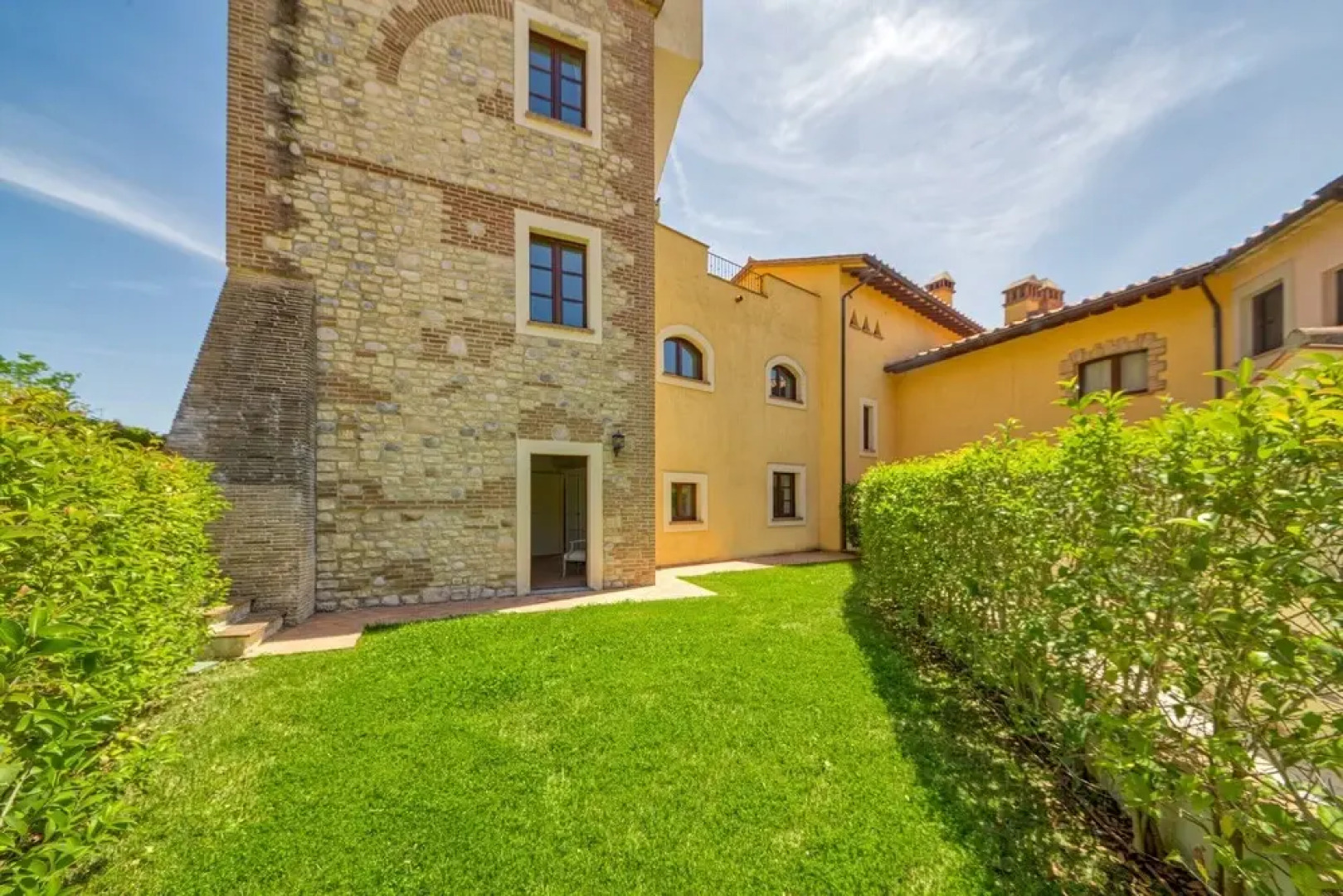 The Tower With Amazing View Shared Pool