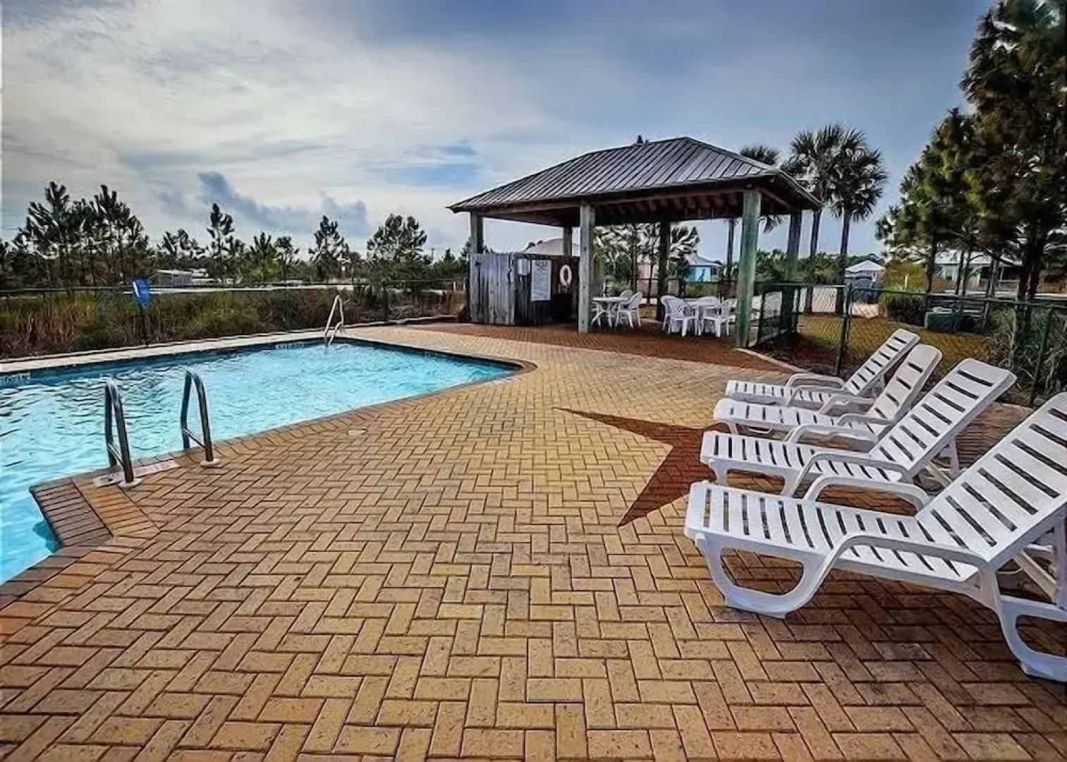 The Rookery Iii 7011 3 Bedroom Cottage by RedAwning