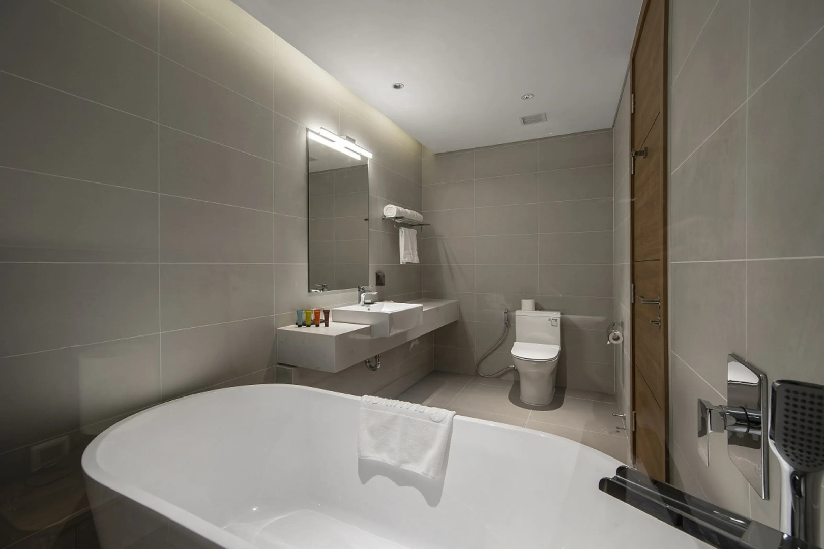 Flamingo Premium Lan Ha Bay Resort