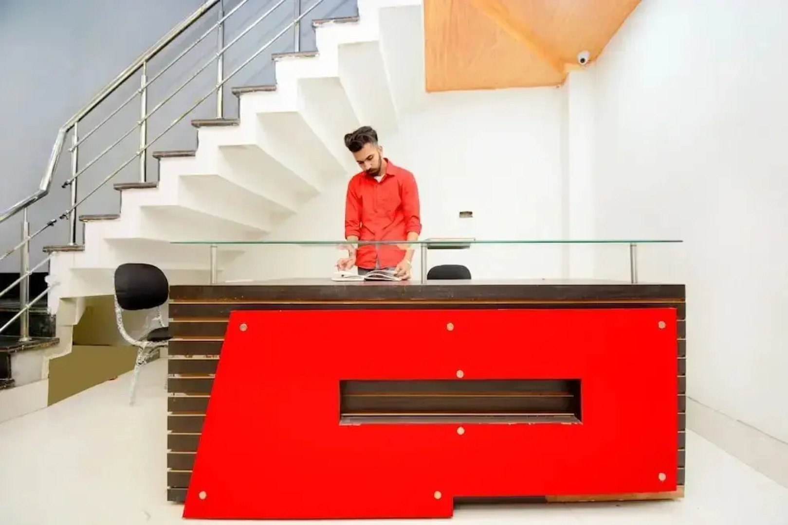 Hotel Royal Lifestyle By OYO Rooms