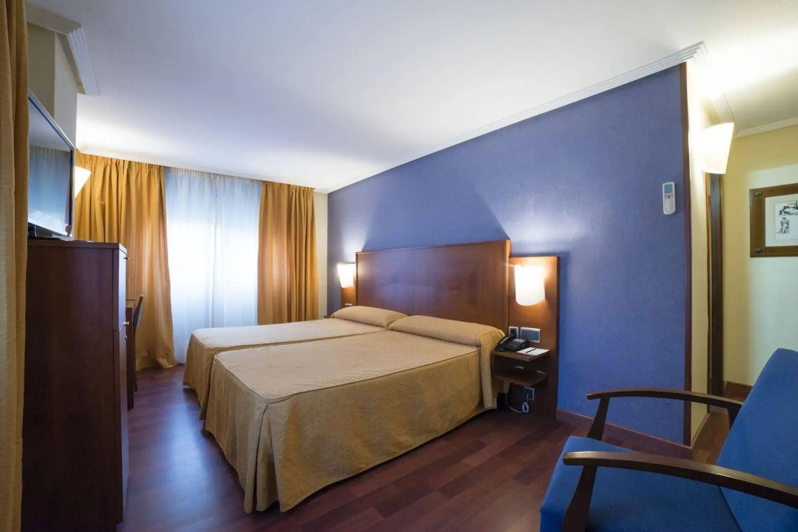 Torreluz Centro Hotel