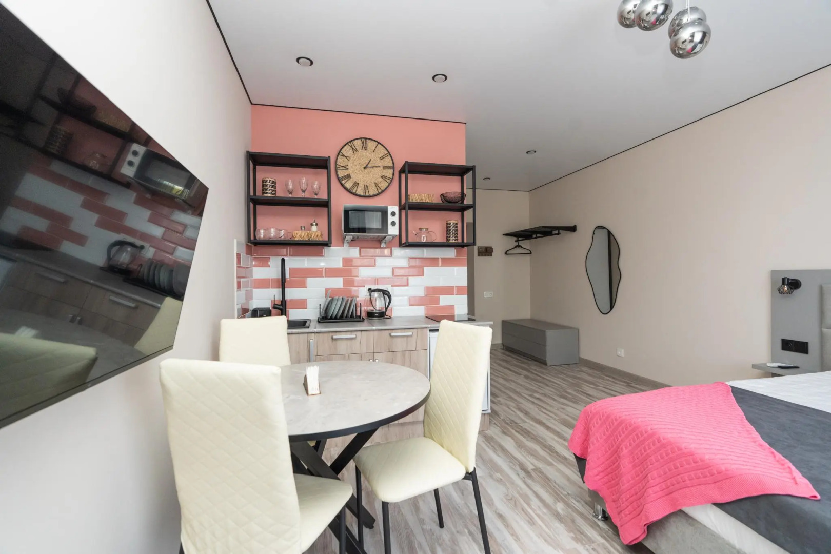 Атмосфера на улице  Декабристов