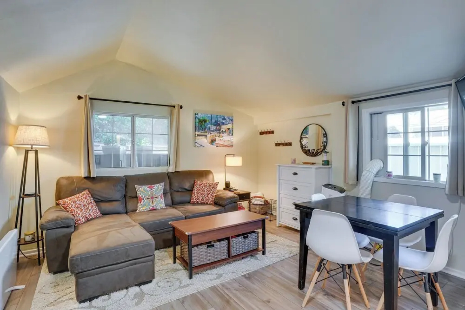 Avalon Cottage < Half-mi to Beaches & Crescent Ave