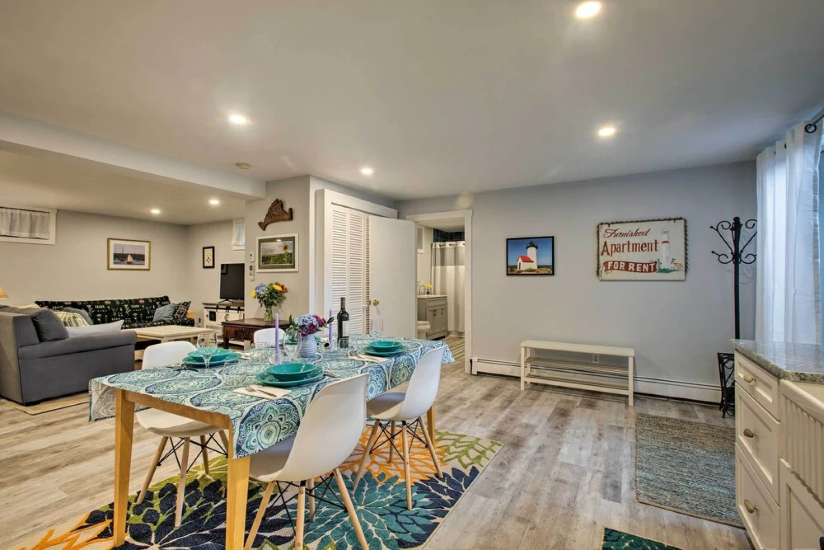 Martha's Vineyard Apt ~ 1 Mile to Inkwell Beach!