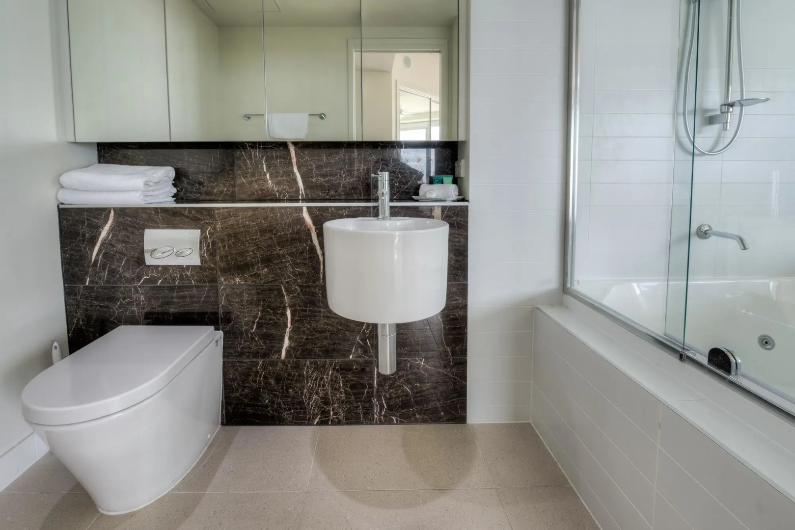 Empire Apartment Hotel