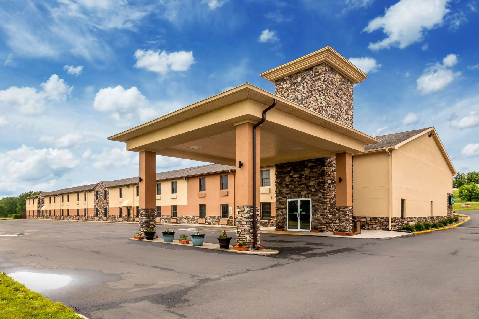 Quality Inn Newton at I-80