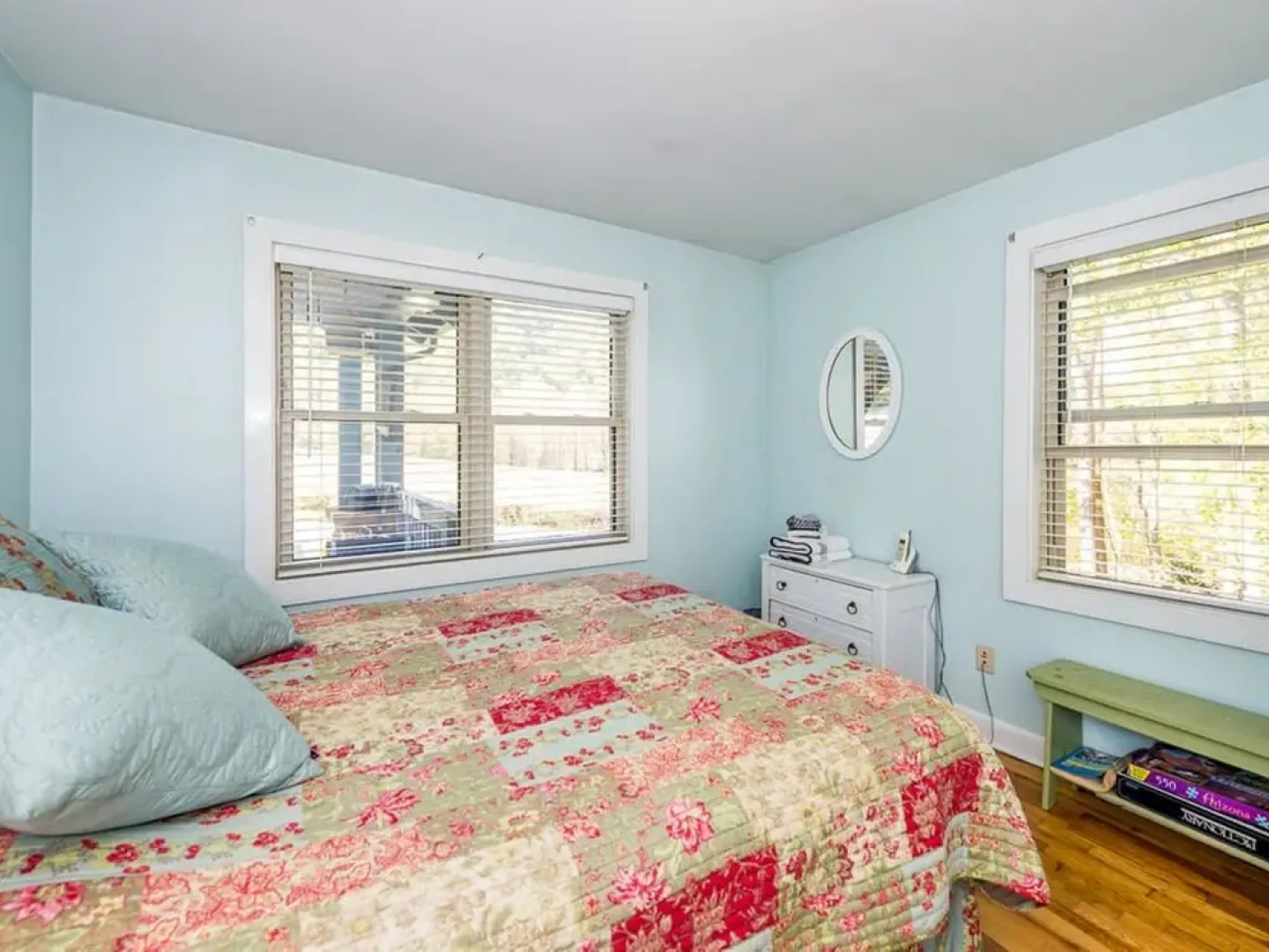 2BR w/ Hot Tub, Deck & Fire Pit