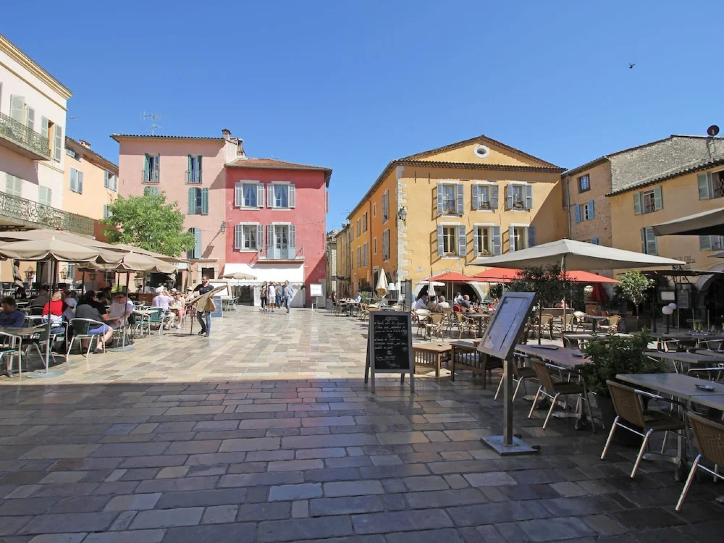 Peaceful Villa in Saint Paul de Vence With Swimming Pool