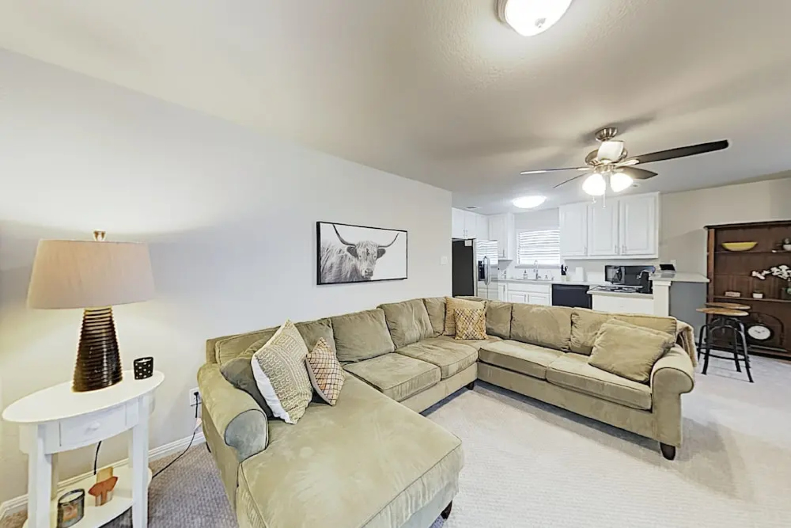 New Listing! Hill Country Getaway W/ Large Balcony 2 Bedroom Apts