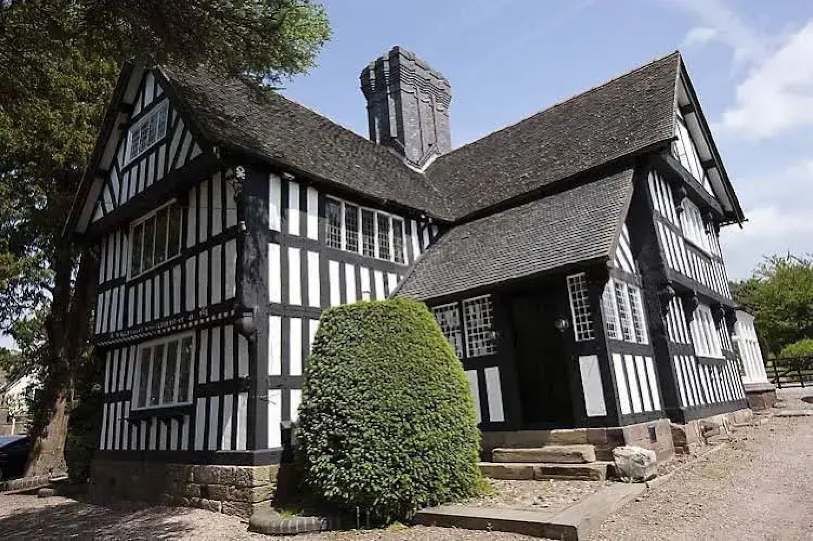 The Old Hall Country House