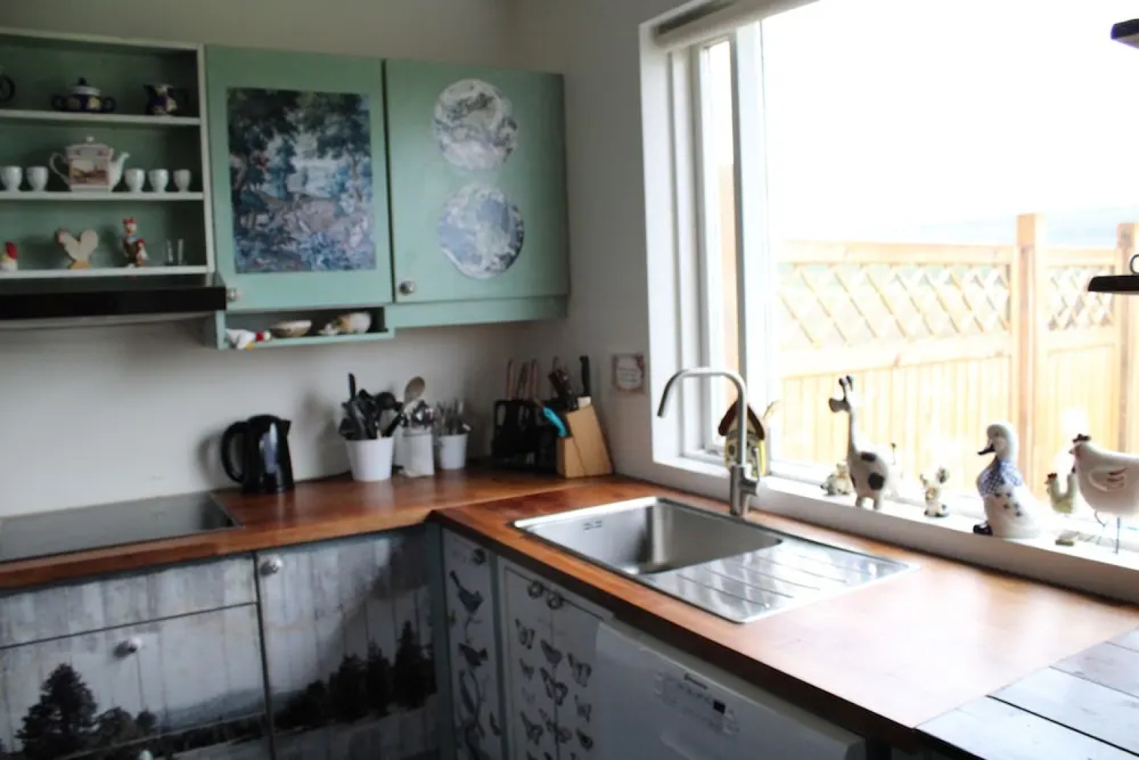 Stóri-Bakki Guesthouse with hot tub