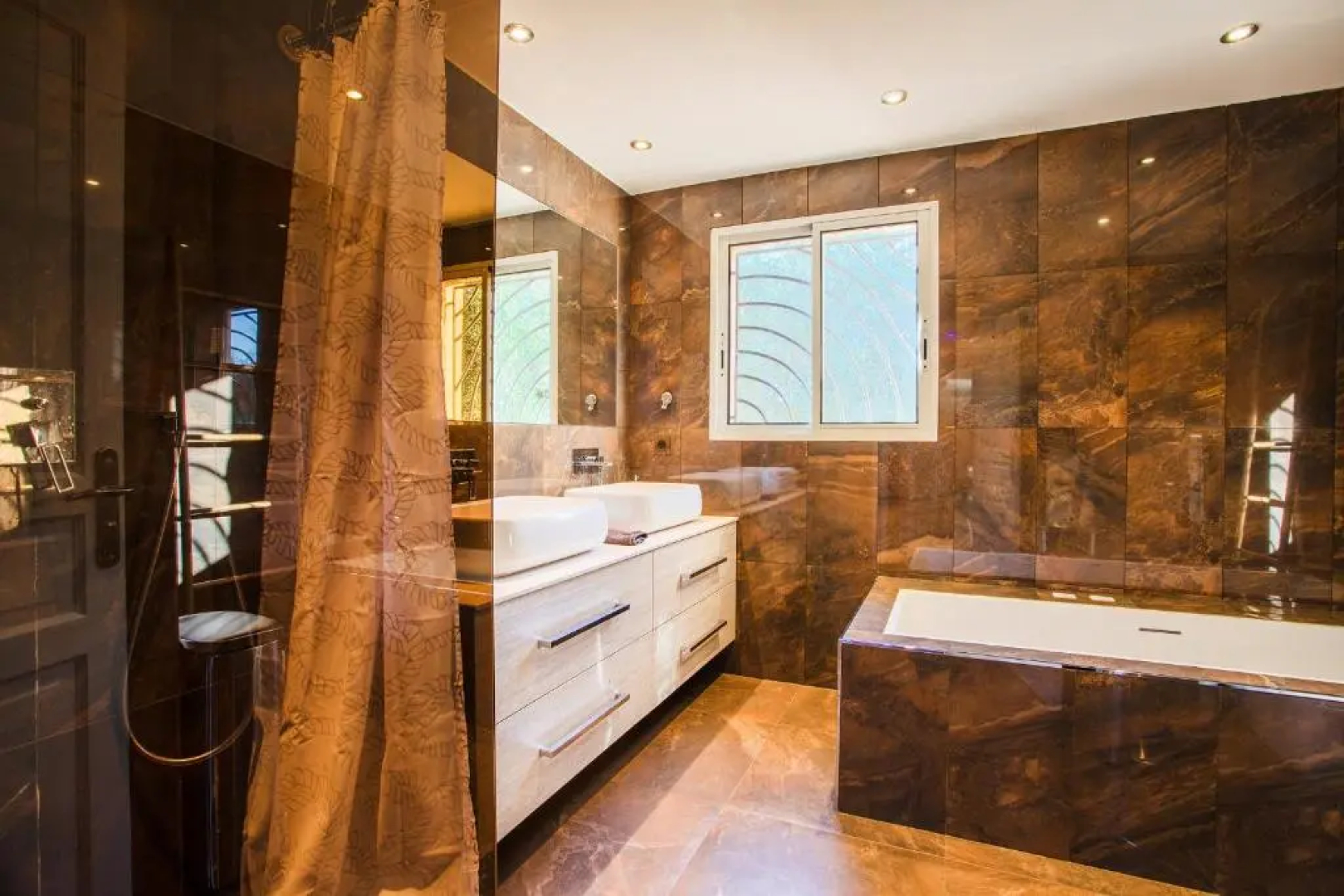 Serene Luxurious Hillside Villa Near Cannes