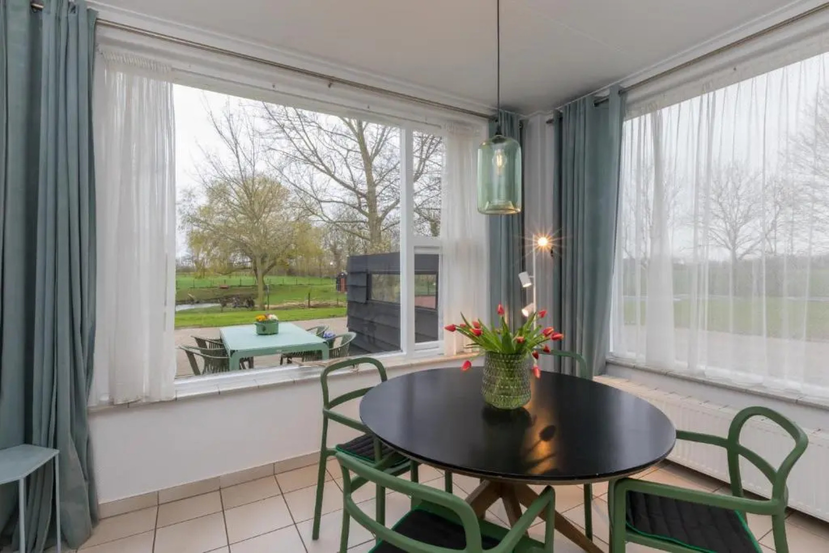 Beneden appartement Kon. Emmaweg 6, Vrouwenpolder